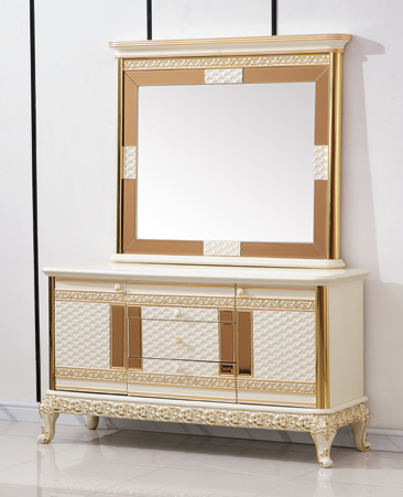 Gold-trimmed Off-White Dressing Hall Cabinet/Wine Cabinet