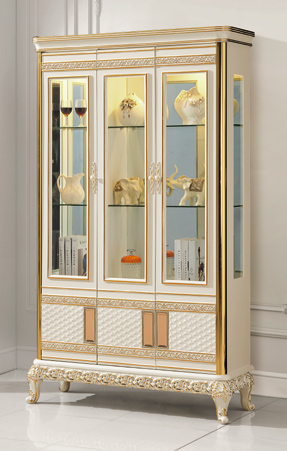 Gold-trimmed Off-White Dressing Hall Cabinet/Wine Cabinet