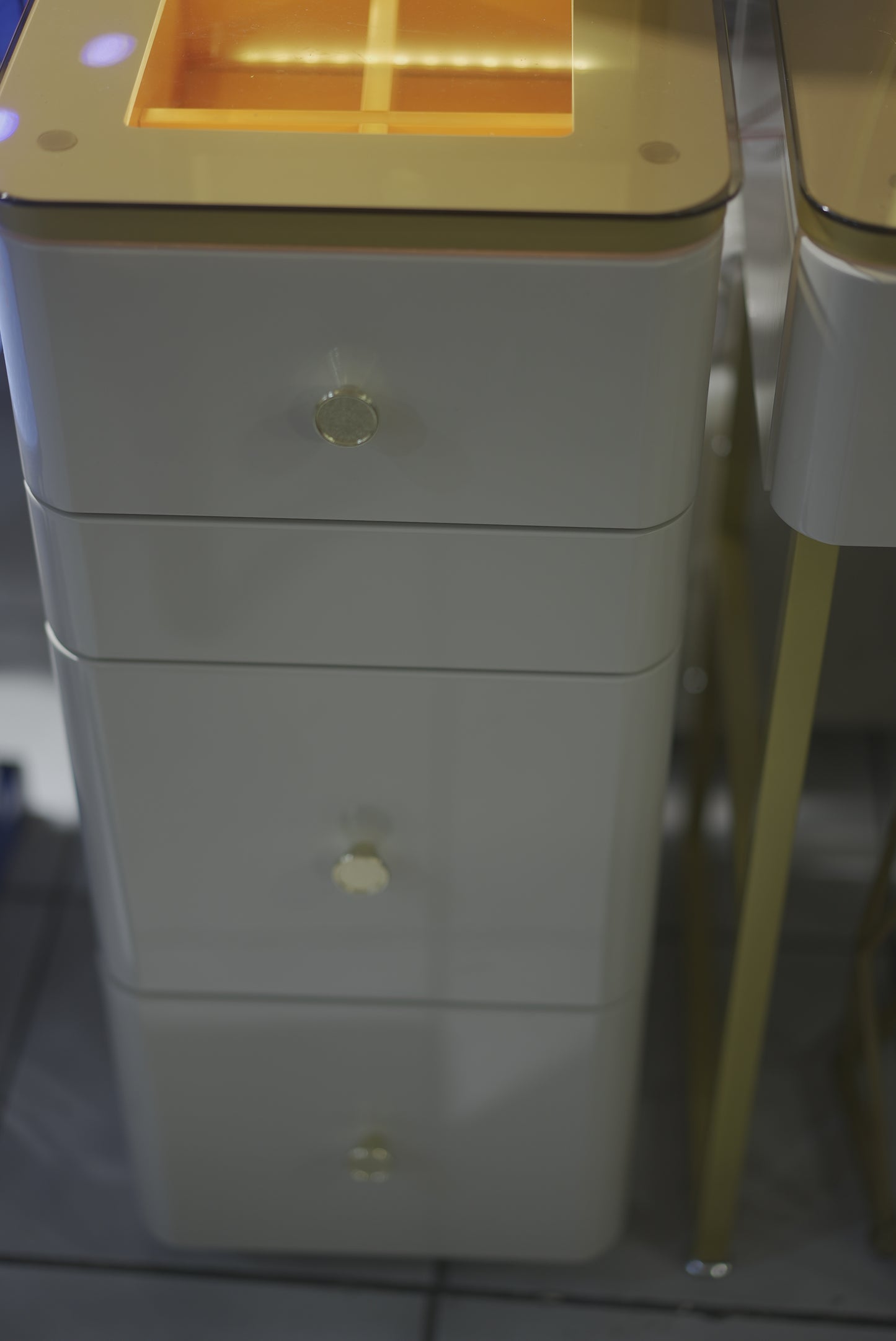 Cream Dressing Table and Stool with Back Light Mirror