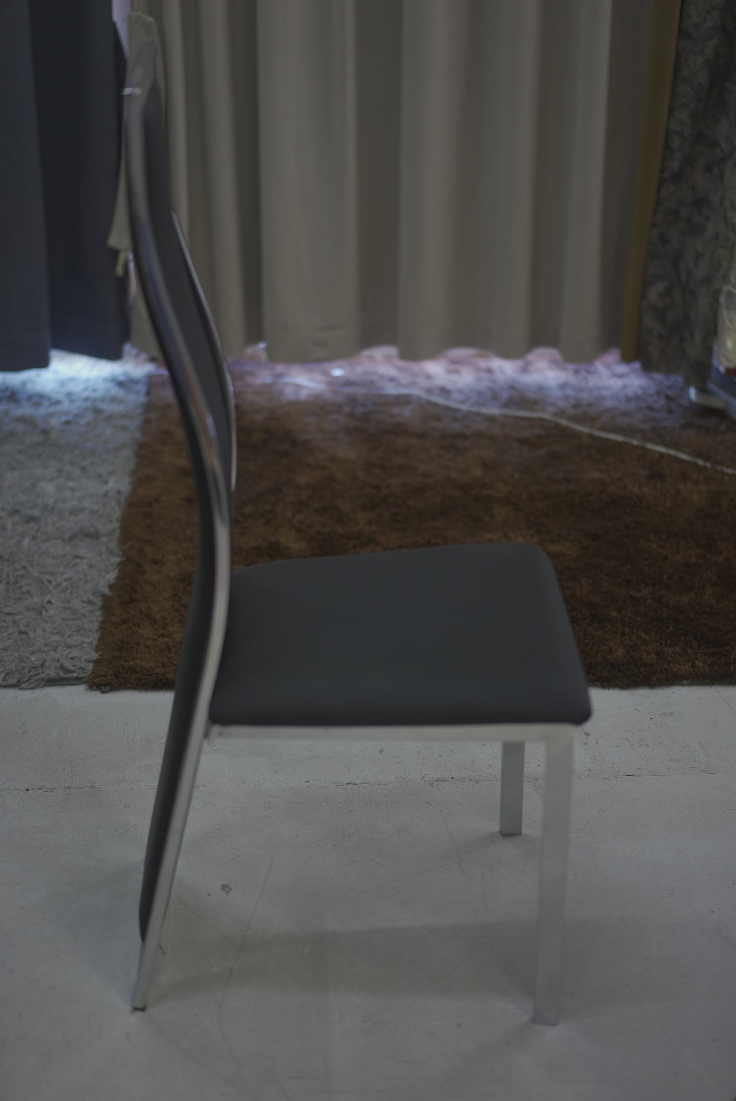 Black Leather Wave Shape Dinning Chair