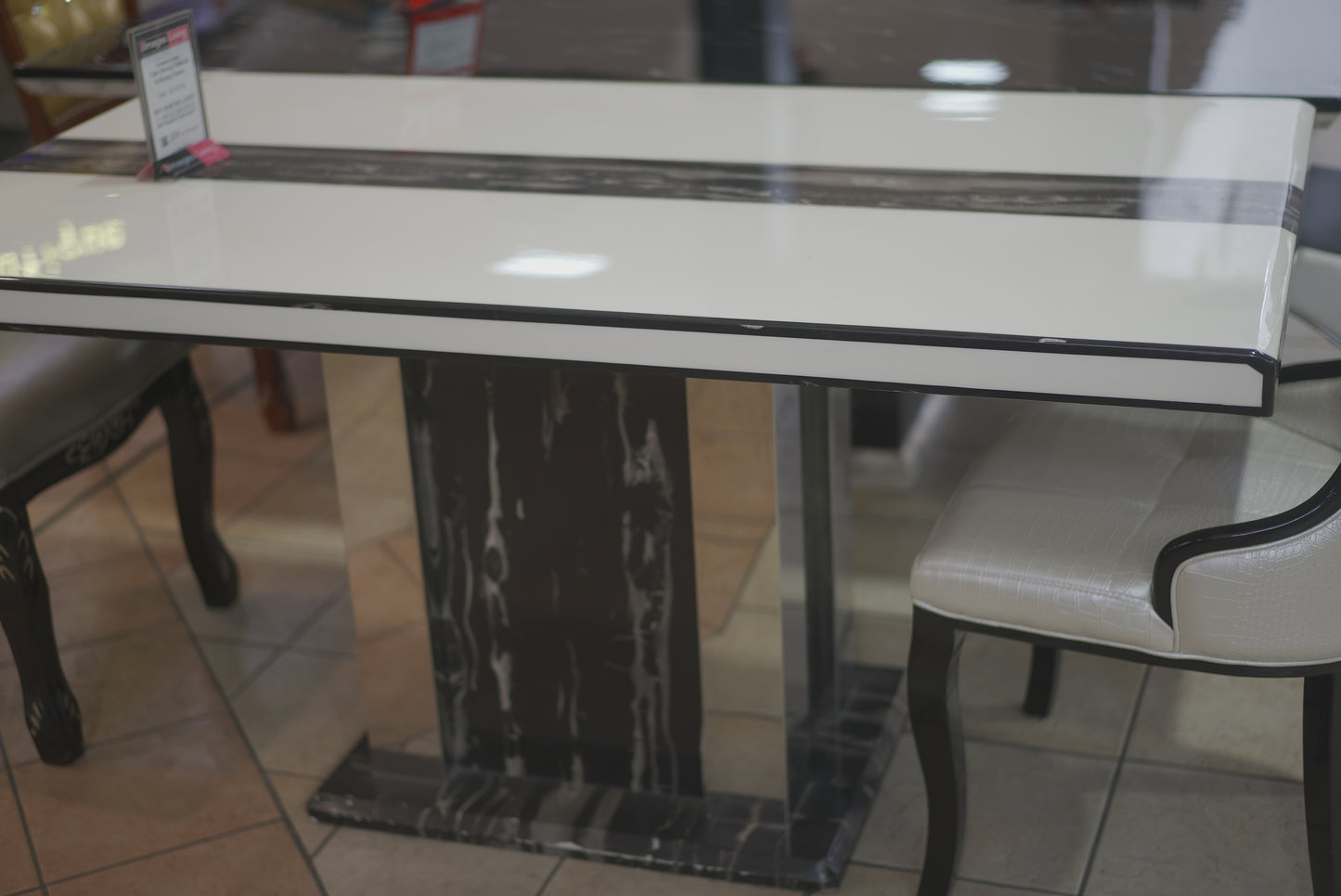 Black Mix White Stone Pattern Dinning Table