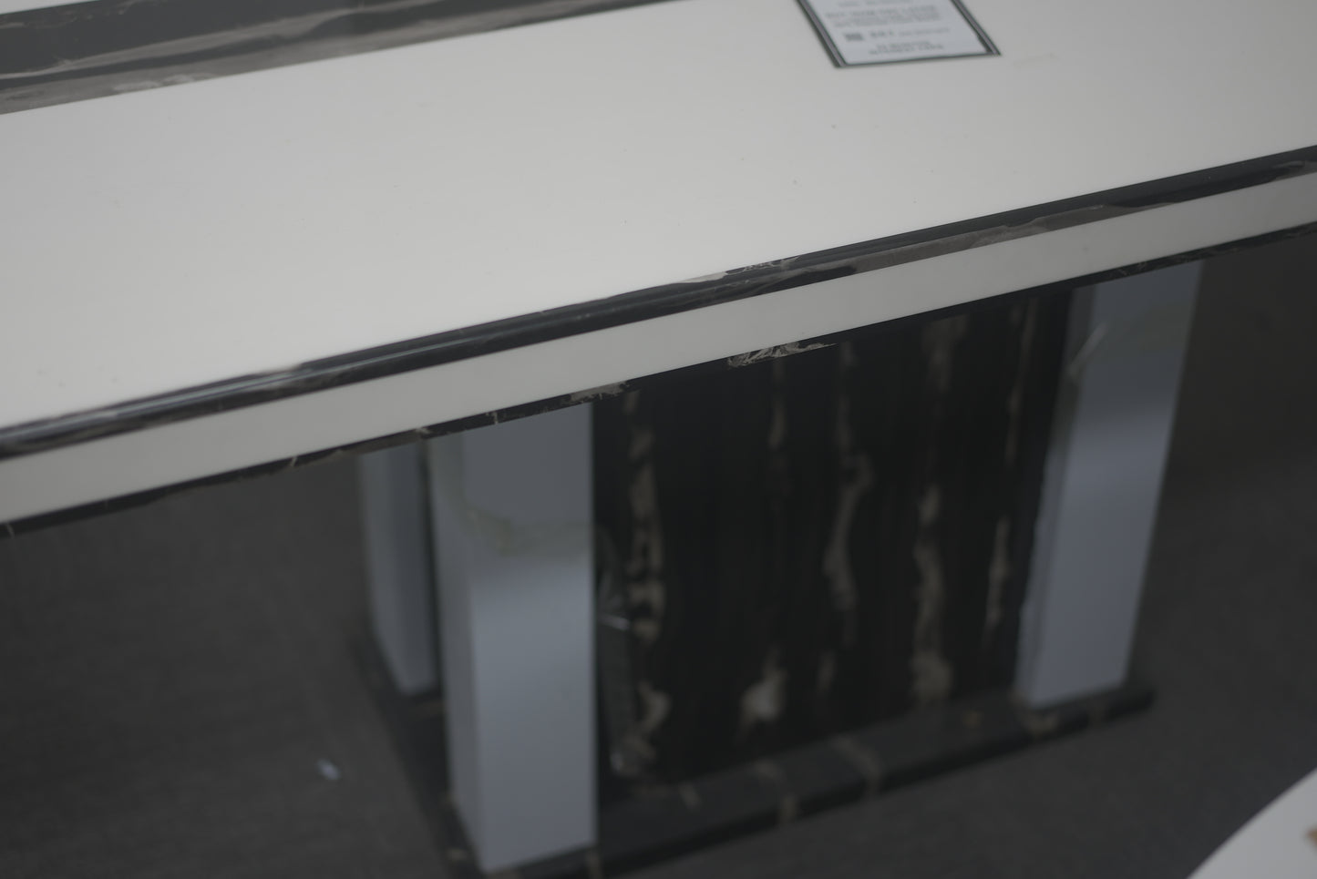 Black Mix White Stone Pattern Dinning Table