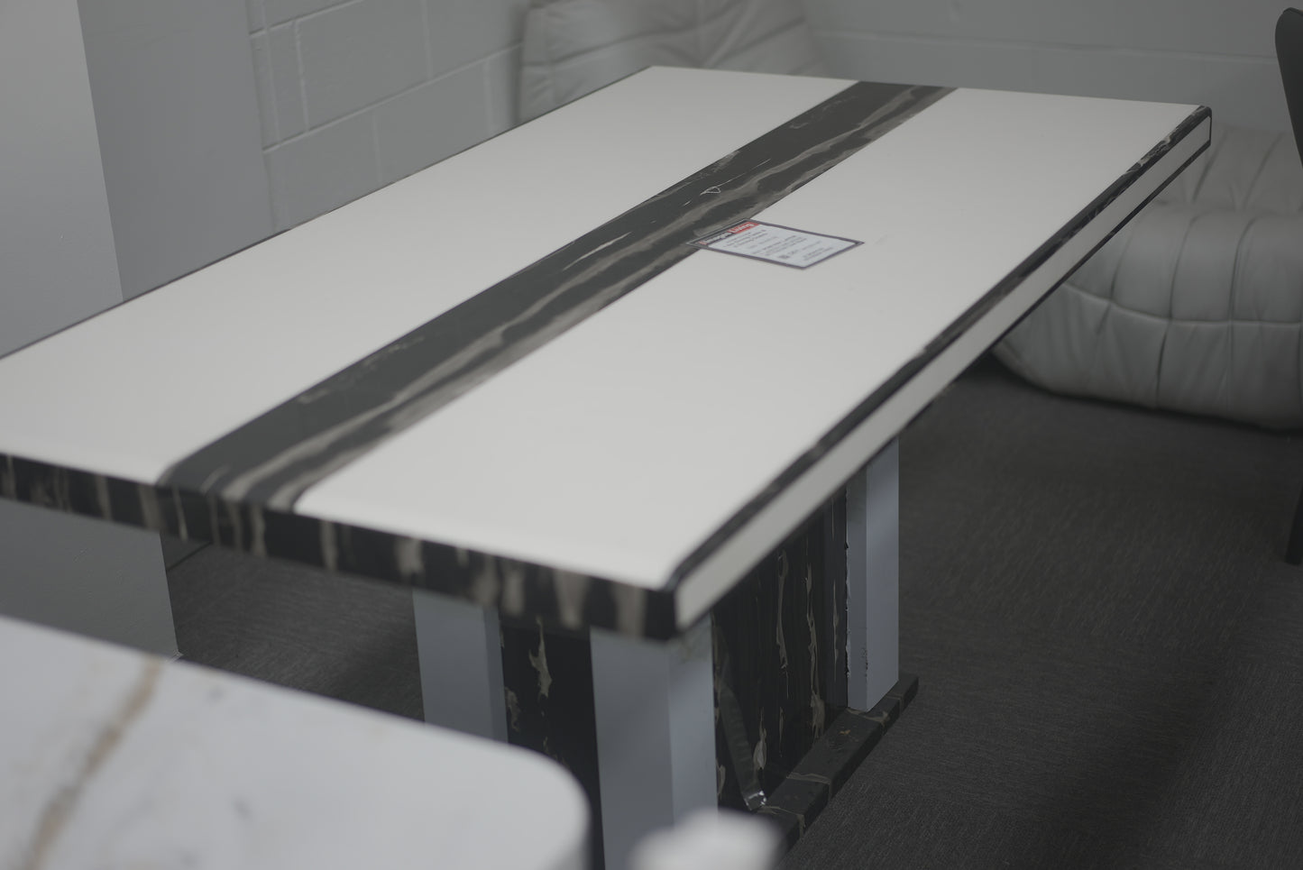 Black Mix White Stone Pattern Dinning Table