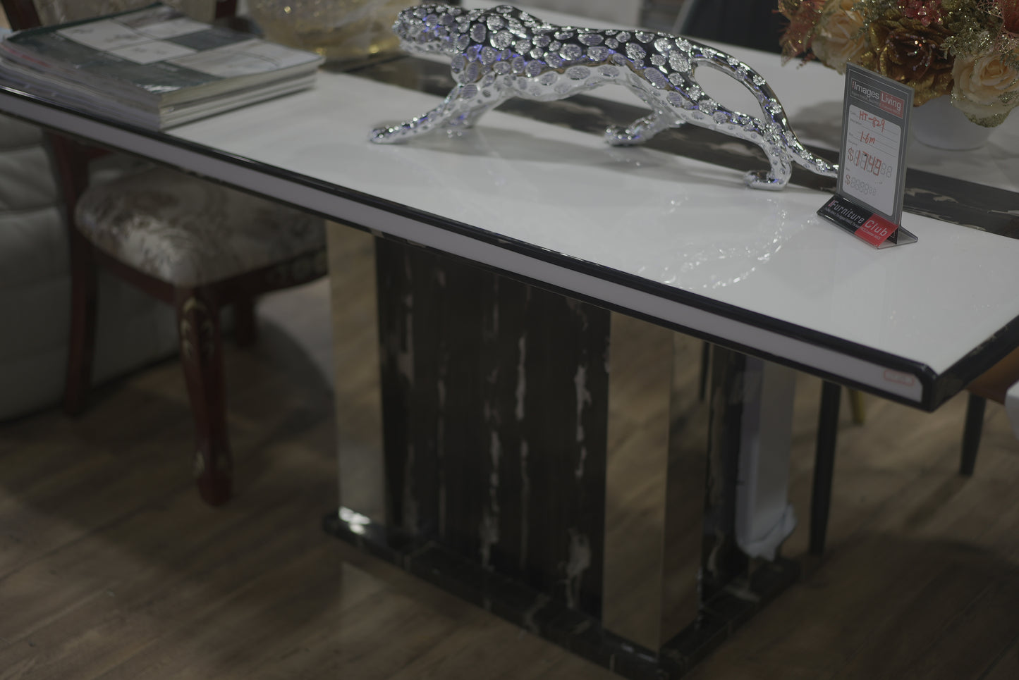 Black Mix White Stone Pattern Dinning Table